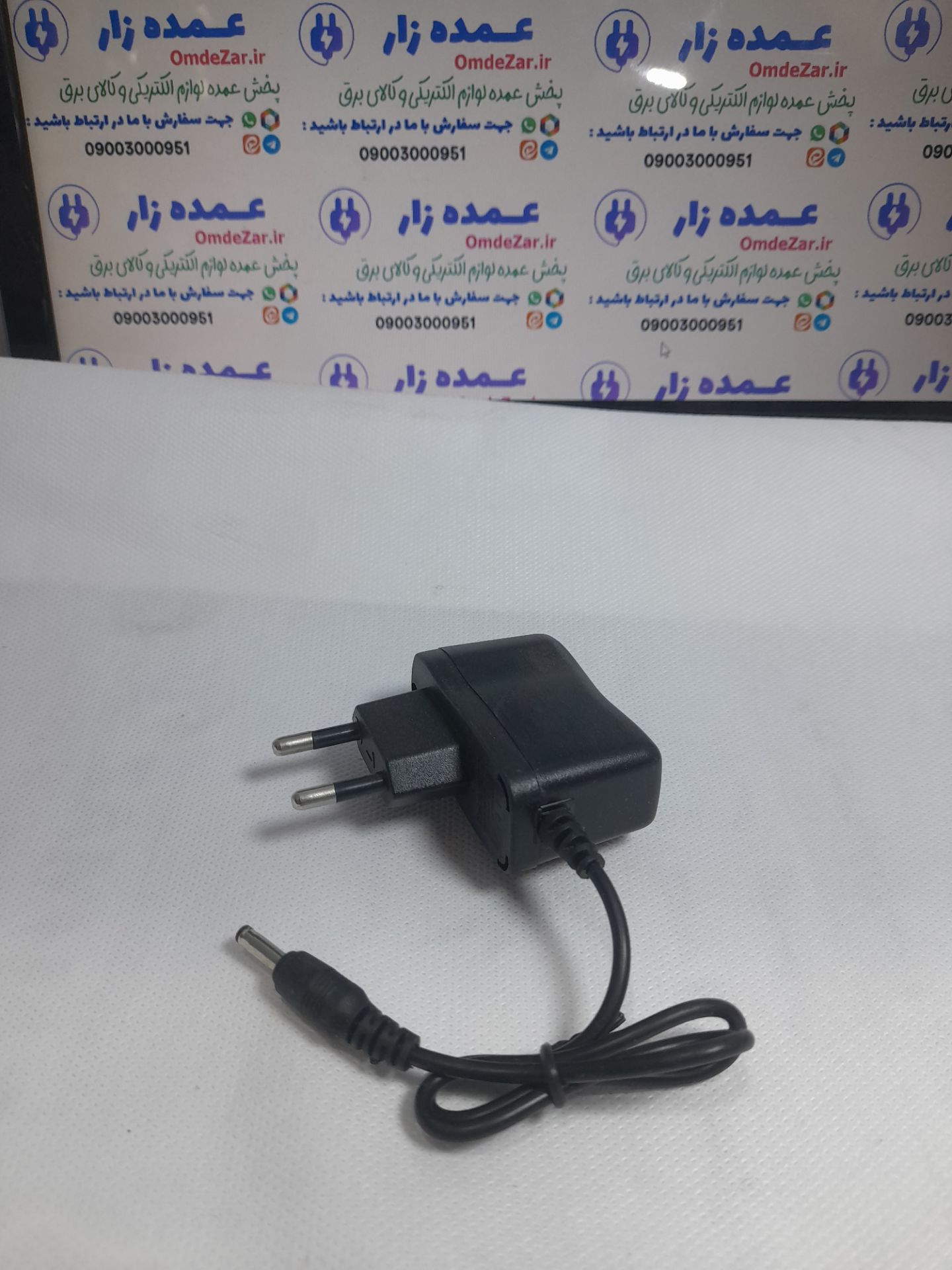 عکس آداپتور معمولی تک چراغ اضطراری