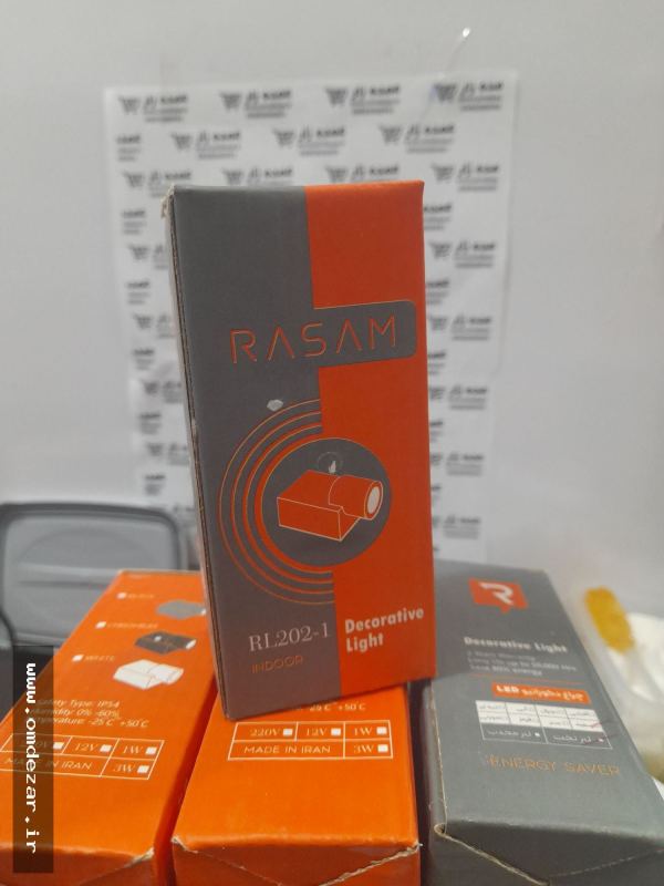 چراغ دکوراتیو ال ای دی یک طرفه رنگ سفید لنز تخت